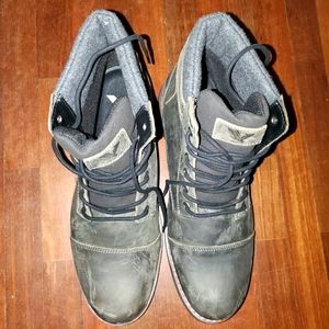 NWOT  Territory boots